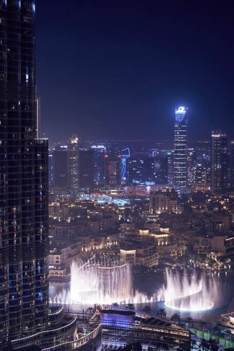 Apartamento Larbi Breathtaking Burj And Fountain View Luxurious 2 Bed Dubái Exterior foto