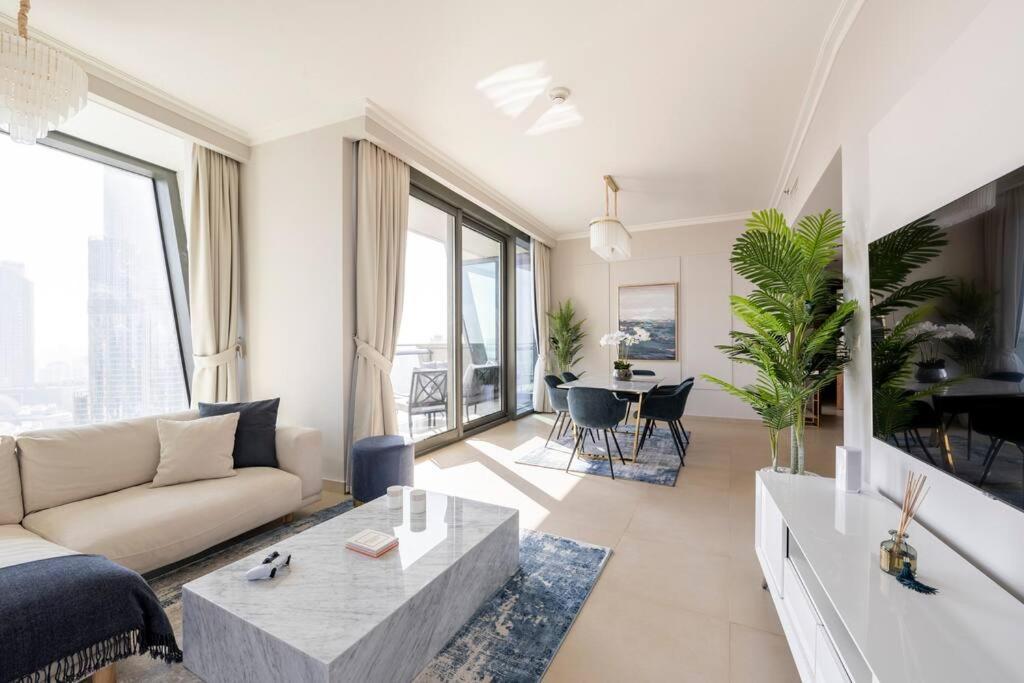 Apartamento Larbi Breathtaking Burj And Fountain View Luxurious 2 Bed Dubái Exterior foto