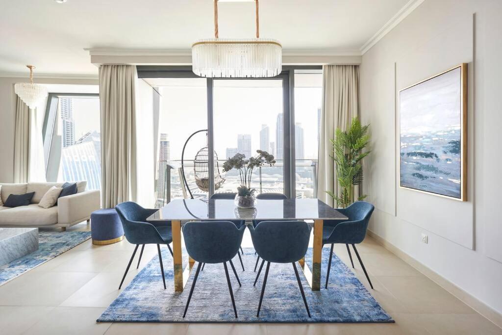 Apartamento Larbi Breathtaking Burj And Fountain View Luxurious 2 Bed Dubái Exterior foto