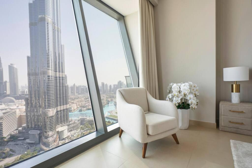 Apartamento Larbi Breathtaking Burj And Fountain View Luxurious 2 Bed Dubái Exterior foto