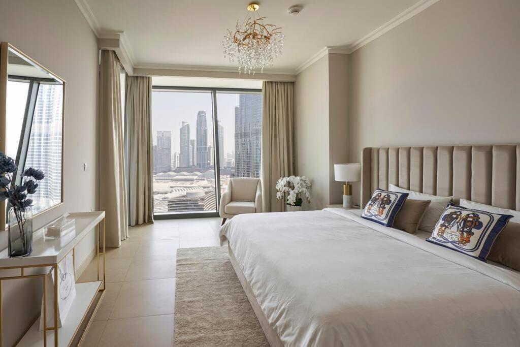 Apartamento Larbi Breathtaking Burj And Fountain View Luxurious 2 Bed Dubái Exterior foto