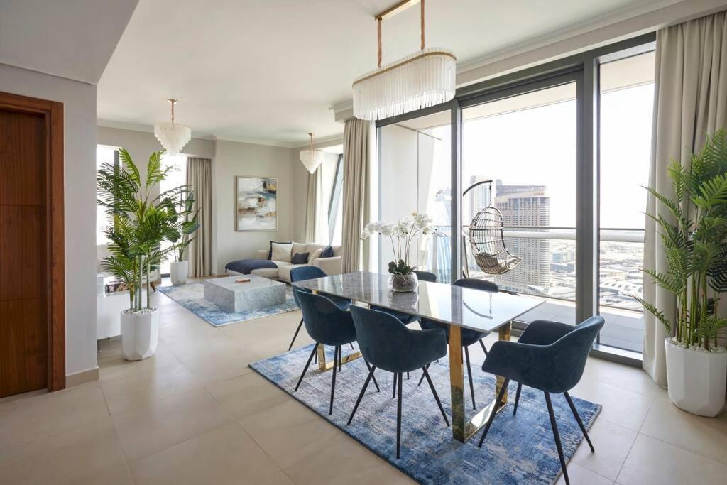 Apartamento Larbi Breathtaking Burj And Fountain View Luxurious 2 Bed Dubái Exterior foto